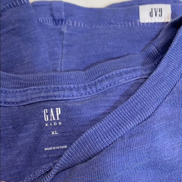 GAP kids XL sunwashed pocket T-shirts - Picture 2 of 3